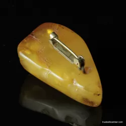 Vintage Baltic amber brooch