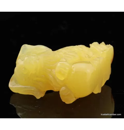 Carved Genuine BALTIC AMBER - Dog