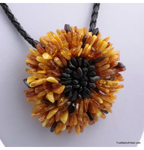 Flower Baltic amber artisan pendant necklace