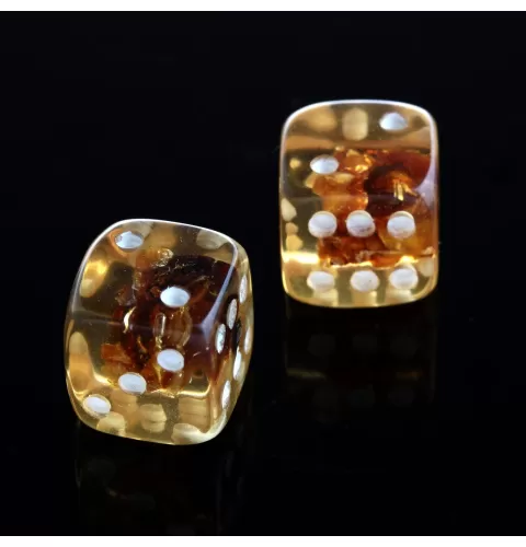 Play Baltic Amber Dice