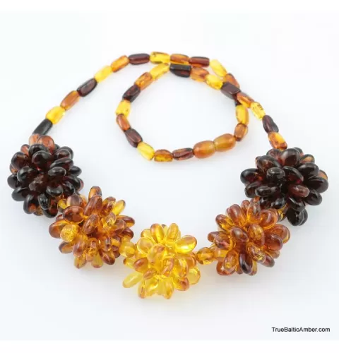 Beautiful Baltic amber pendant necklace 19in