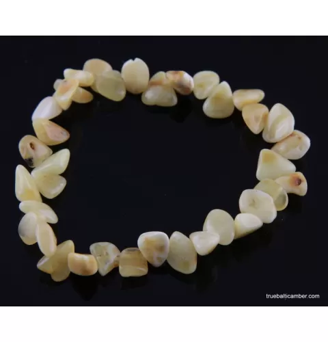 Leaves pieces Baltic amber adult stretch bracelet