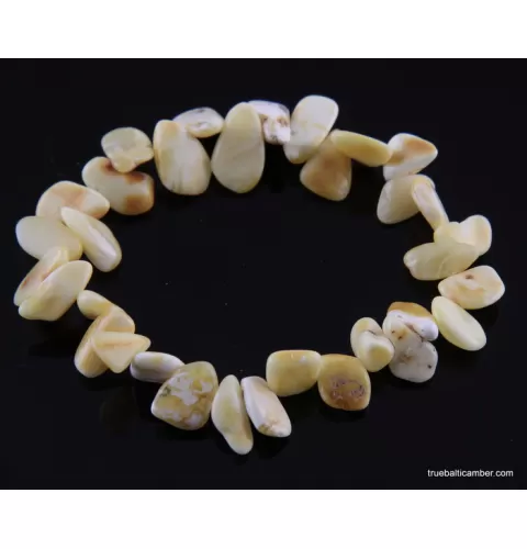 Leaves pieces Baltic amber adult stretch bracelet