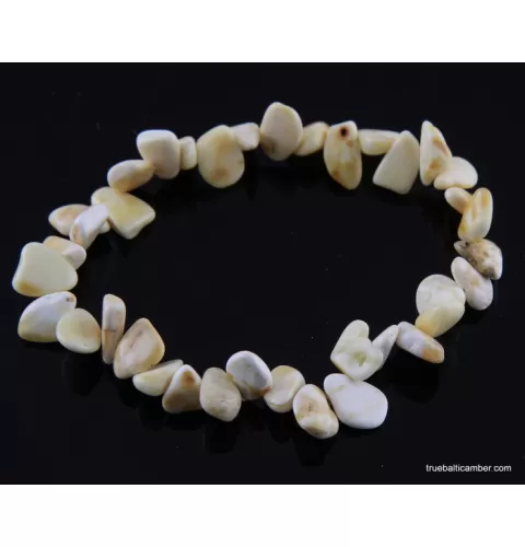 Leaves pieces Baltic amber adult stretch bracelet