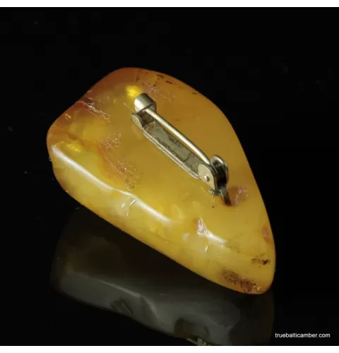 Vintage Baltic amber brooch