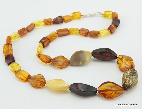 Cut stones Baltic amber knotted necklace