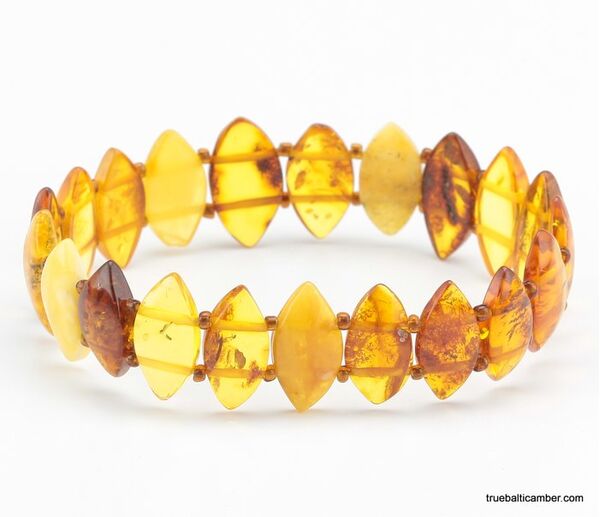 Carved pieces Baltic amber elastic bracelet