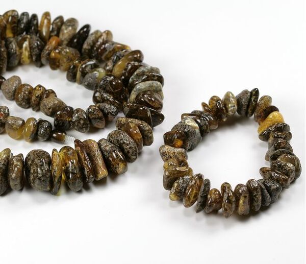 Massive dark Baltic amber knotted beads necklace with bracelet
