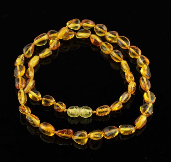 Lemon BEANS Baltic amber knotted necklace