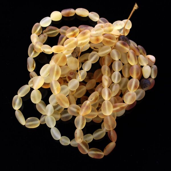 10 Raw BEANS Baltic amber stretch bracelet 19cm